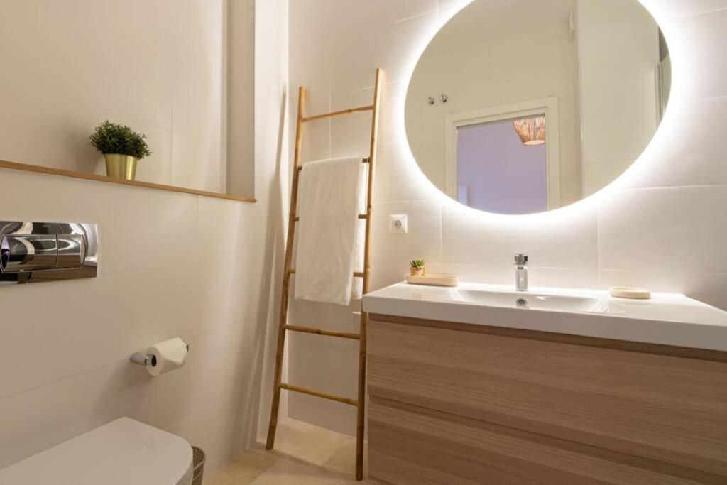 Mumu Luxury Suite Lirio Севилья Экстерьер фото